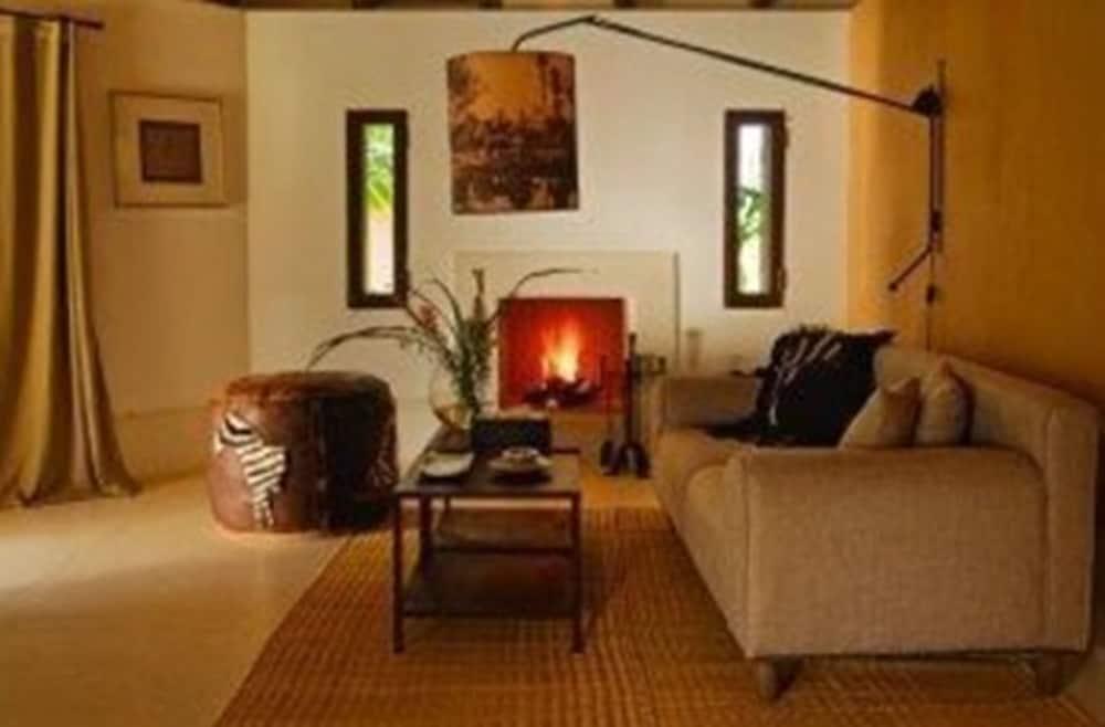 Hotel Les Cinq Djellabas Douar Caïd Layadi Buitenkant foto